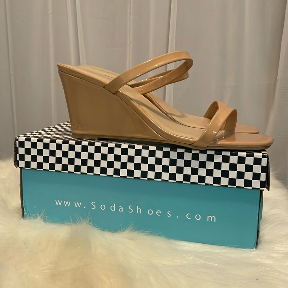 Brand new - tan patent leather wedges